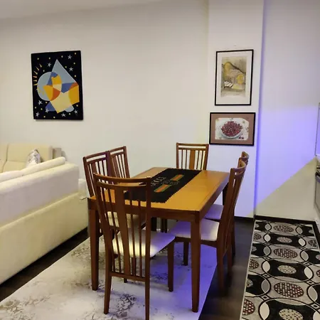 Jeshil House *